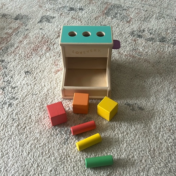 Lovevery Wooden Peg Drop and First Blocks 6 pieces - Picture 3 of 6